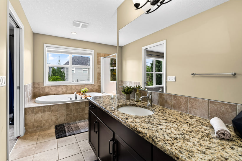 Five piece ensuite, 370 Silverado Way SW