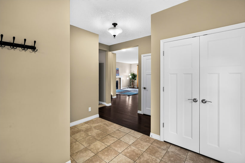 Front entry, 370 Silverado Way SW